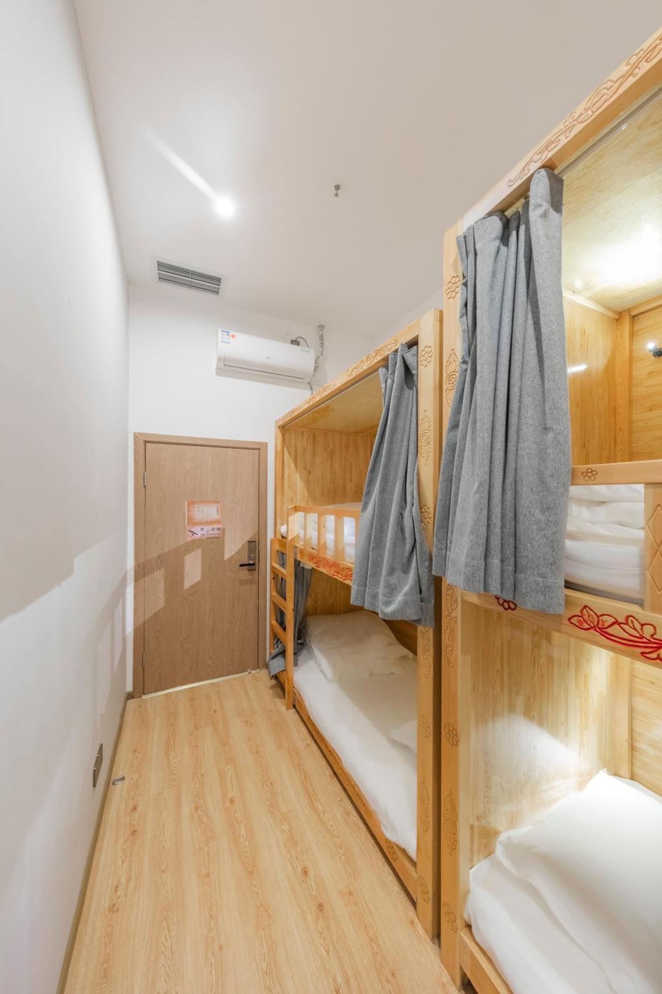 Fangorn Hostel Chongqing Exteriör bild